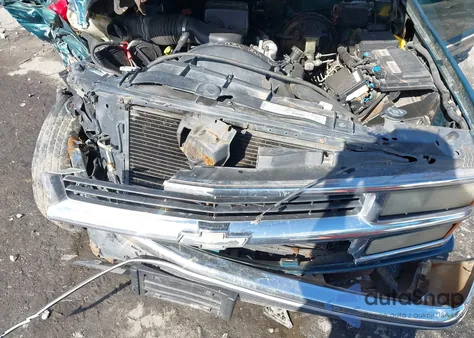 1998 Chevrolet C1500 Fleetside z USA, uszkodzony, nr VIN 2GCEC19M8W1204714